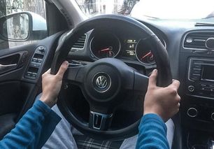汽车方向盘多少圈