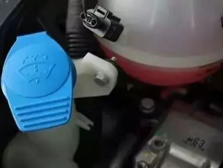 汽车冬天开多少水温合适 汽车冬天开多少水温合适