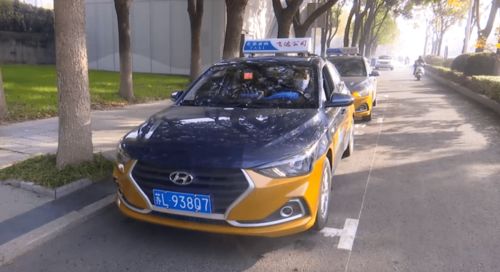 现在租半天汽车多少钱