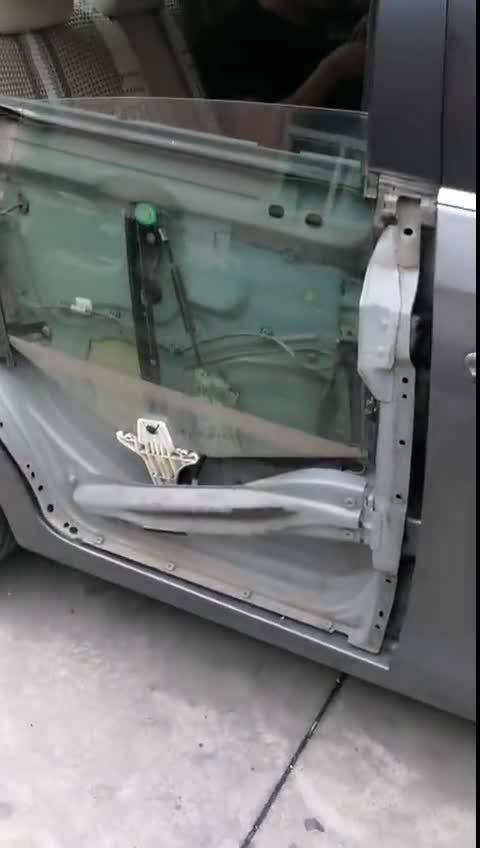 汽车玻璃升降机多少钱