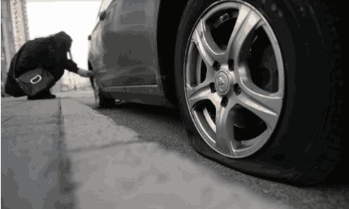 怎么自己看汽车胎压多少