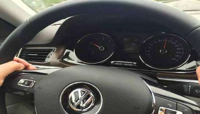 汽车2500转速度多少