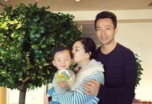 S妈称大S赚钱就是要养我