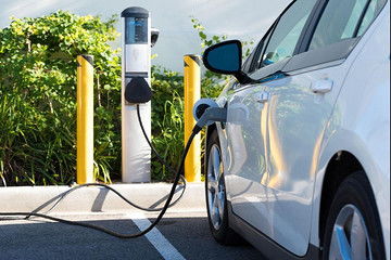 多少年实行新能源汽车