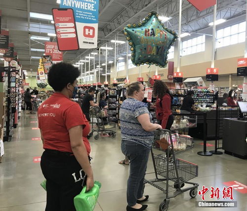 美国民众在超市感受\关税风暴\