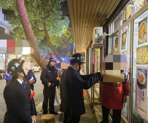 四川一贪官从会场被带走画面曝光