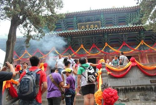 烧香求姻缘哪里最好(庙里求姻缘拜哪个佛)