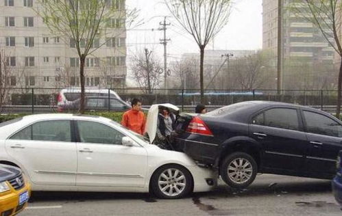 追尾的姻缘(追尾带来的爱情)