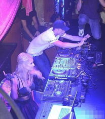 热播短剧当酒吧女，当酒吧dj
