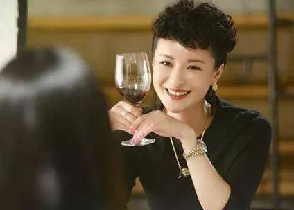 热播短剧妻子出演保安的电视剧【老婆保安】