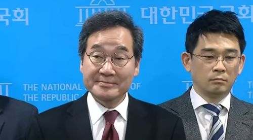 李在明90度鞠躬致谢，韩国两大财阀助力企业崛起