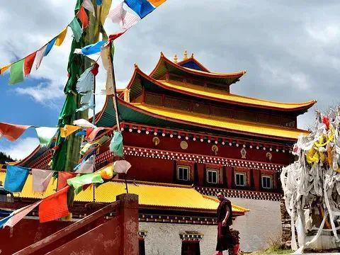 来姨妈能去寺庙求姻缘吗(来姨妈可以去寺庙求签吗)