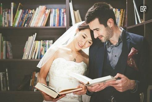 离异女梦见别人促成姻缘(离婚女人梦见有人介绍对象好吗)