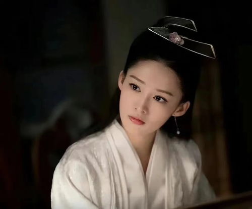 姻缘大人女主的发型(姻缘大人请留步许云川图片)