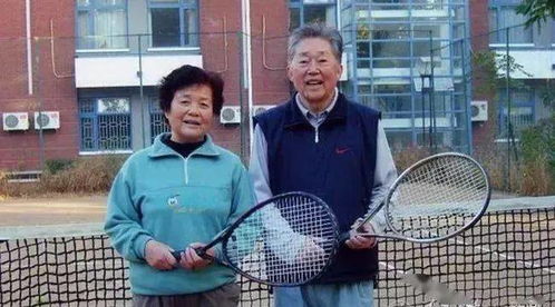 94年属狗28岁姻缘(94年属狗的姻缘晚婚)