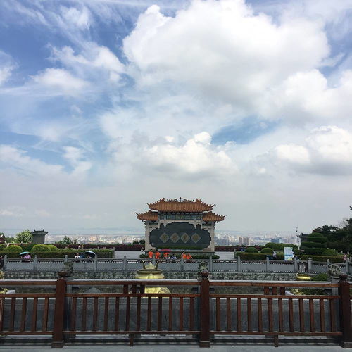 寺庙求姻缘准吗吗(寺庙里面求姻缘准么)