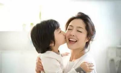 热播短剧妈妈你可以爱我吗，妈妈我可以爱你一辈子
