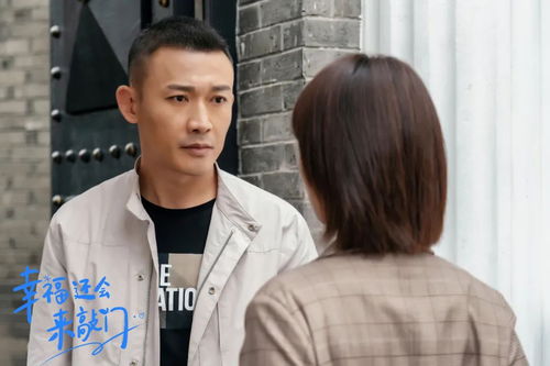 热播短剧尹狼是谁演的：演员尹露简介