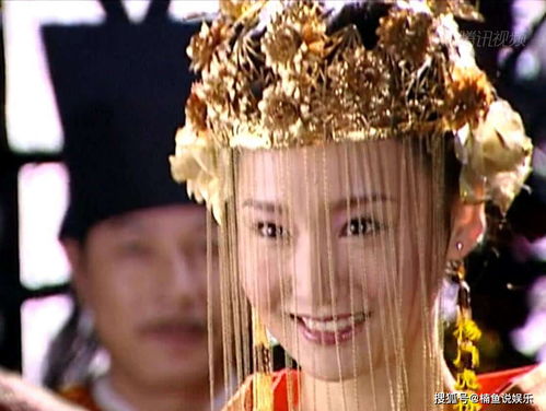 热播玫瑰冠冕短剧在哪看：玫瑰花冠歌曲