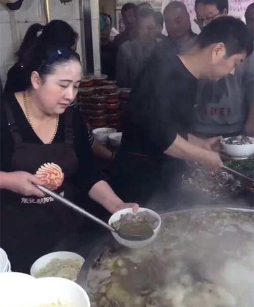 一碗粉的钱短剧热播（一碗粉给一碗的钱台词）