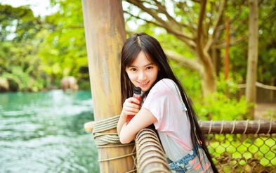 热播短剧女主柔弱美丽：女主很美柔弱