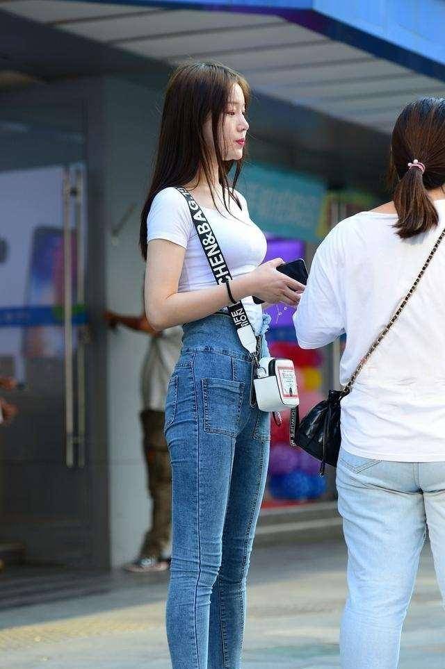《美女时刻》热播短剧免费观看（美女时髦）