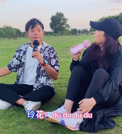 玲儿热播短剧免费收徒（玲儿演唱的传奇现场视频）